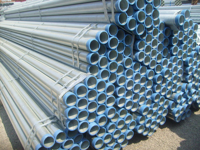 Hot dip galvanized erw steel pipes